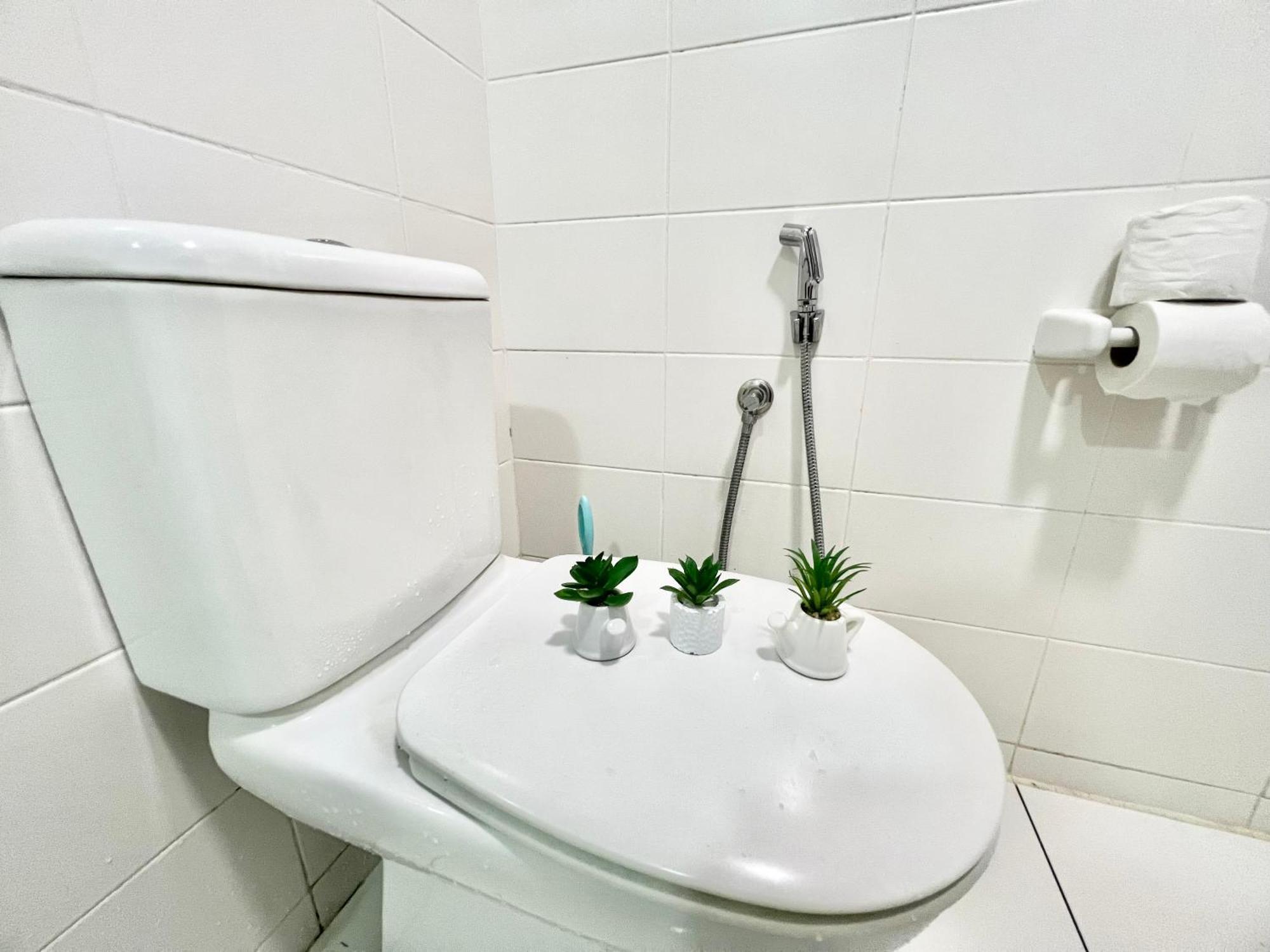 Apartment K 1-5pax Trefoil Cozy Setia Alam Tv Wifi Sccc