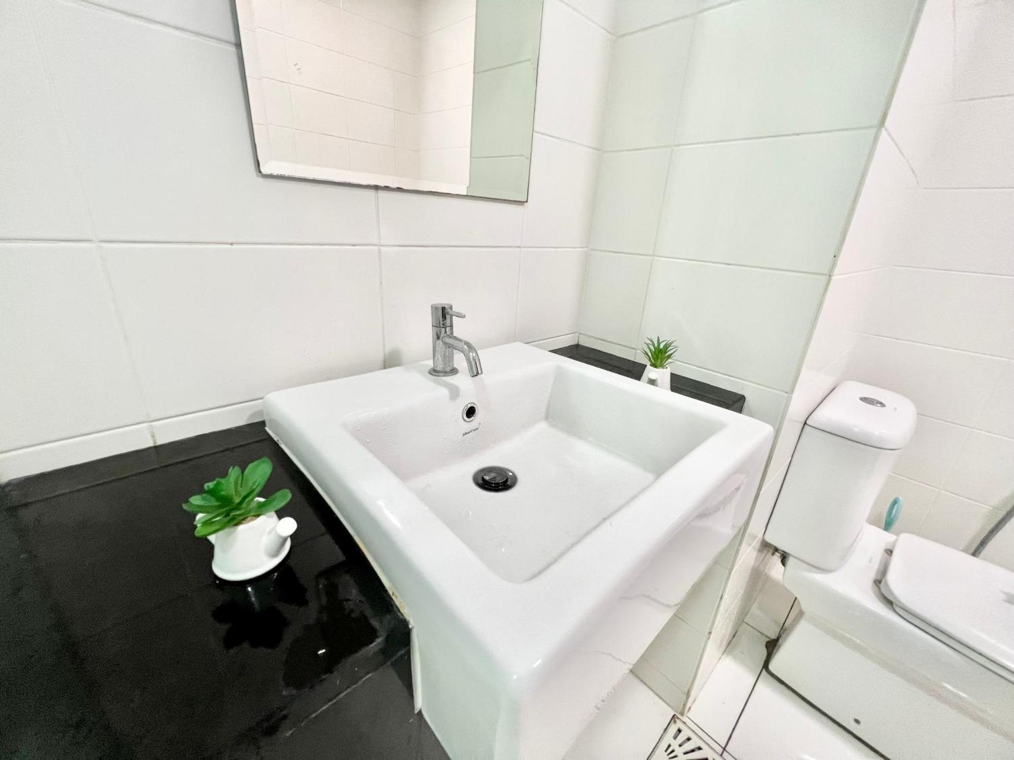 K 1-5pax Trefoil Cozy Setia Alam Tv Wifi Sccc Apartment