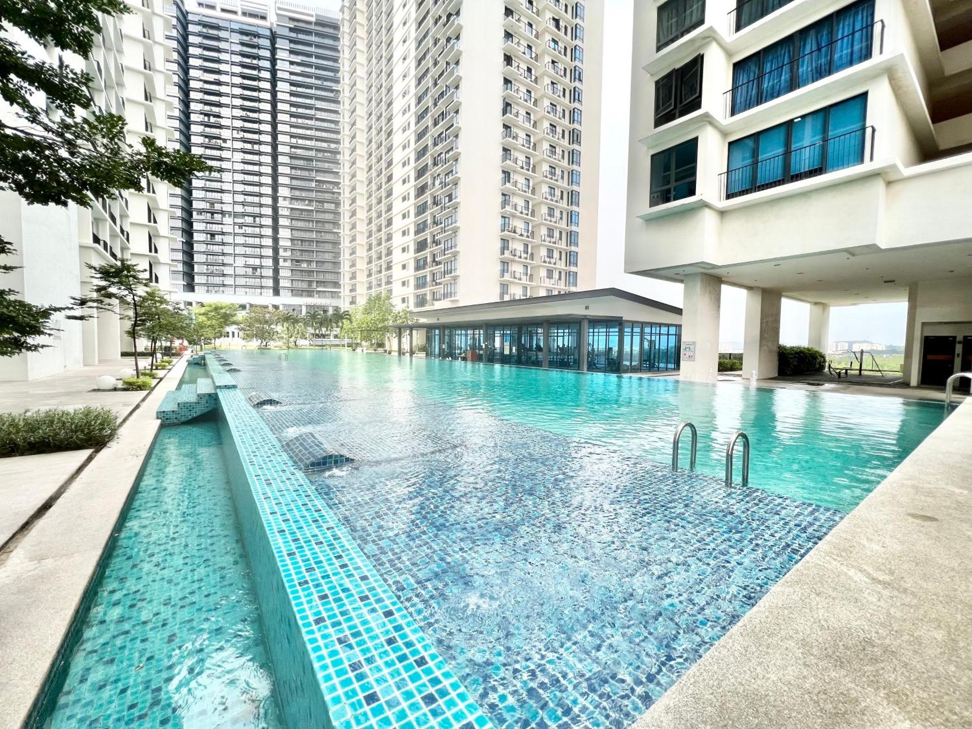 K 1-5pax Trefoil Cozy Setia Alam Tv Wifi Sccc Apartment *